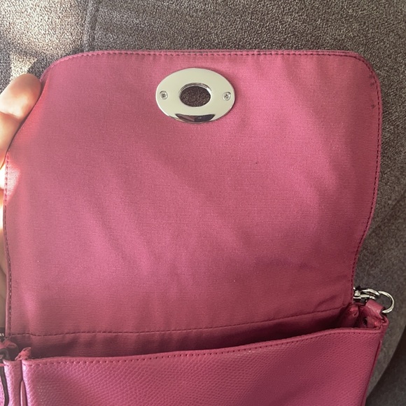 Coach - Picture 7 of 11